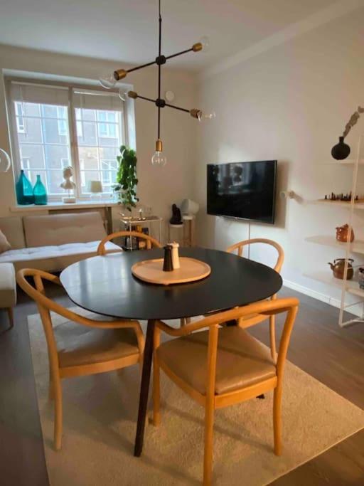 Glorious Apartment In Hakaniemi Helsingfors Exteriör bild